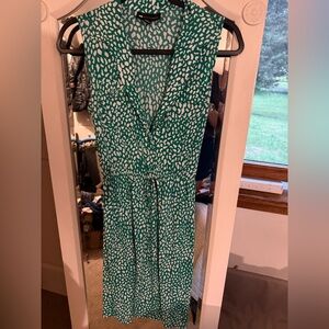 Valerie Bertinelli Dress. Size 4 White Green Sleeveless Geometric Leopard Print